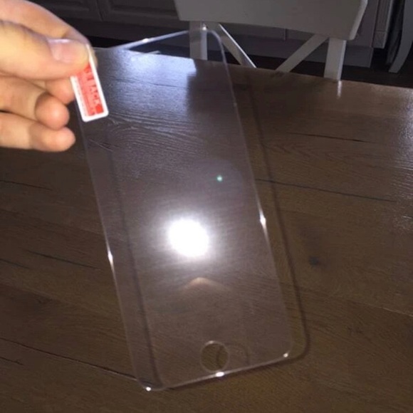 iPhone screen protector - Picture 3 of 3